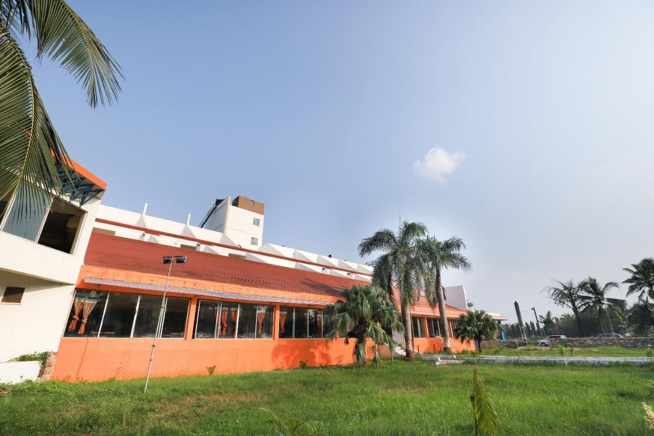 Oyo Hotel Park Veraval Exterior foto